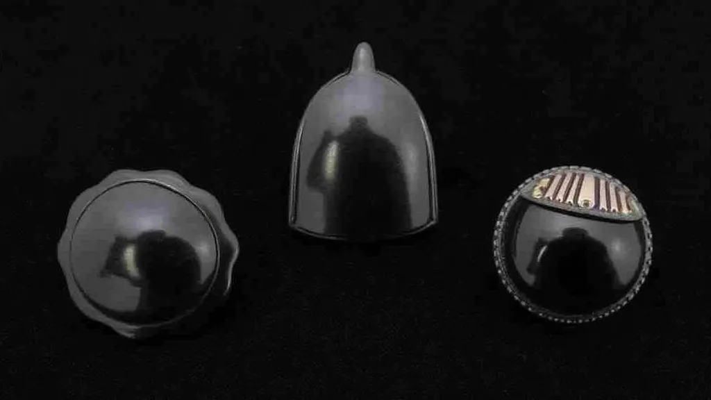 Comparison of Jet, Glass, and Combined Mourning Hat Pins